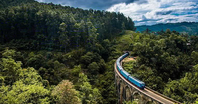Adventureous-things-to-do-in-Sri-Lanka-trips-Ella-train-ride-by-Olanka-Travels