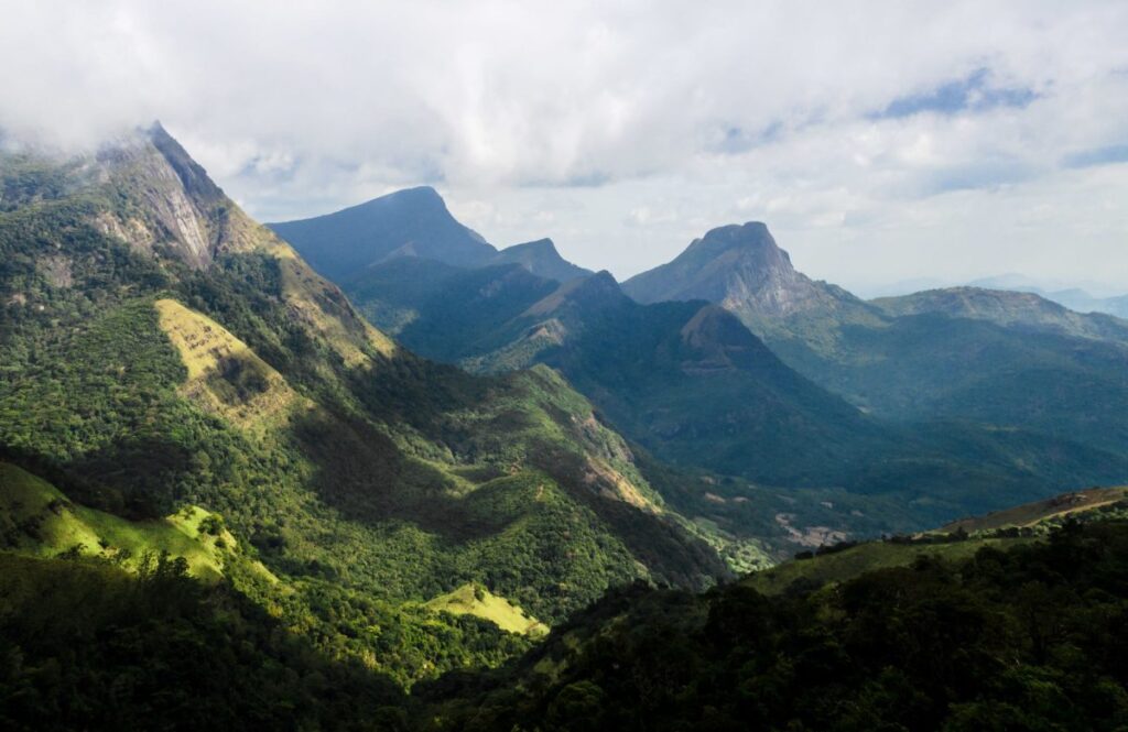 Sri-Lanka_knuckles-mountain-range-1024x665